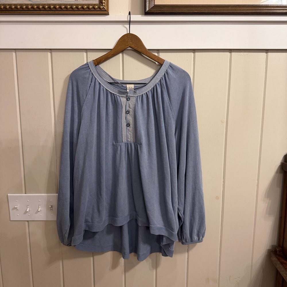 We The Free Dusty Blue Peasant Blouse, Size Medium, Like New